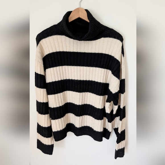 H&M Striped Black and Cream Women's Sweater, Sz L - Picture 1 of 6